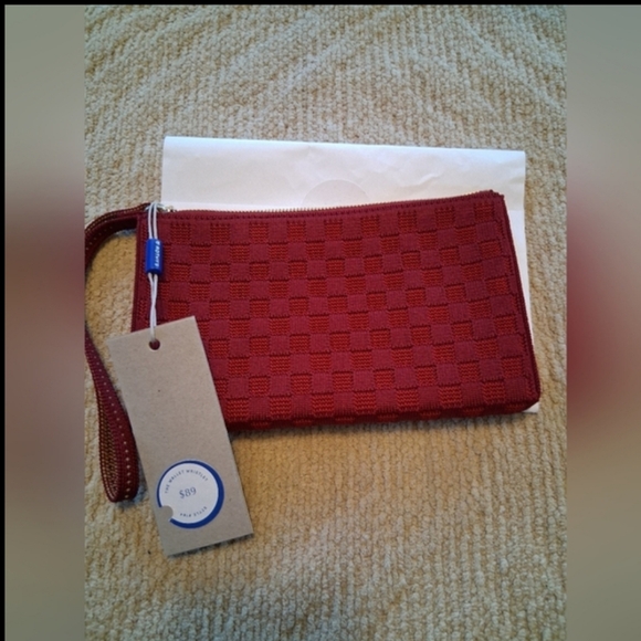 ROTHY'S The Wallet Wristlet in Cranberry - Picture 1 of 4
